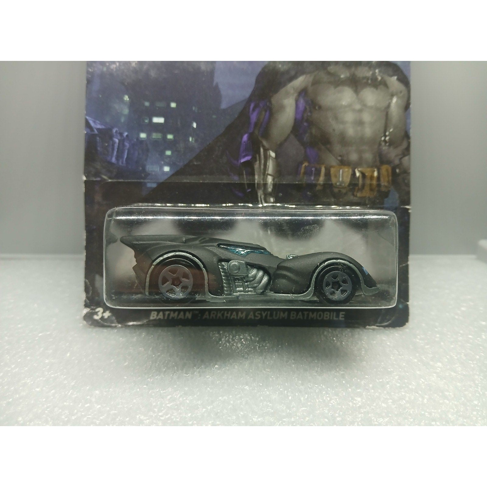 HOT WHEELS BATMAN BATMOBILE ARKHAM ASYLUM NEW IN BOX 1/64 CAR