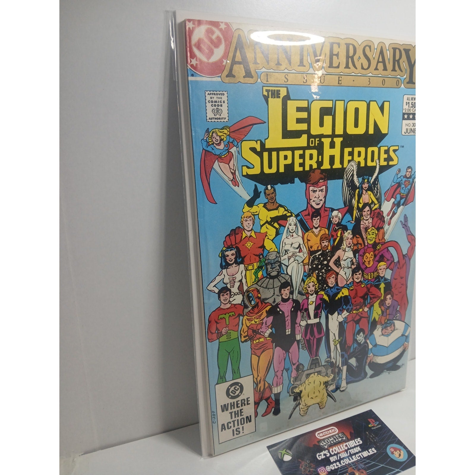 LEGION OF SUPERHEROES #300 1983 DC COMICS NEW BAG/BOARD