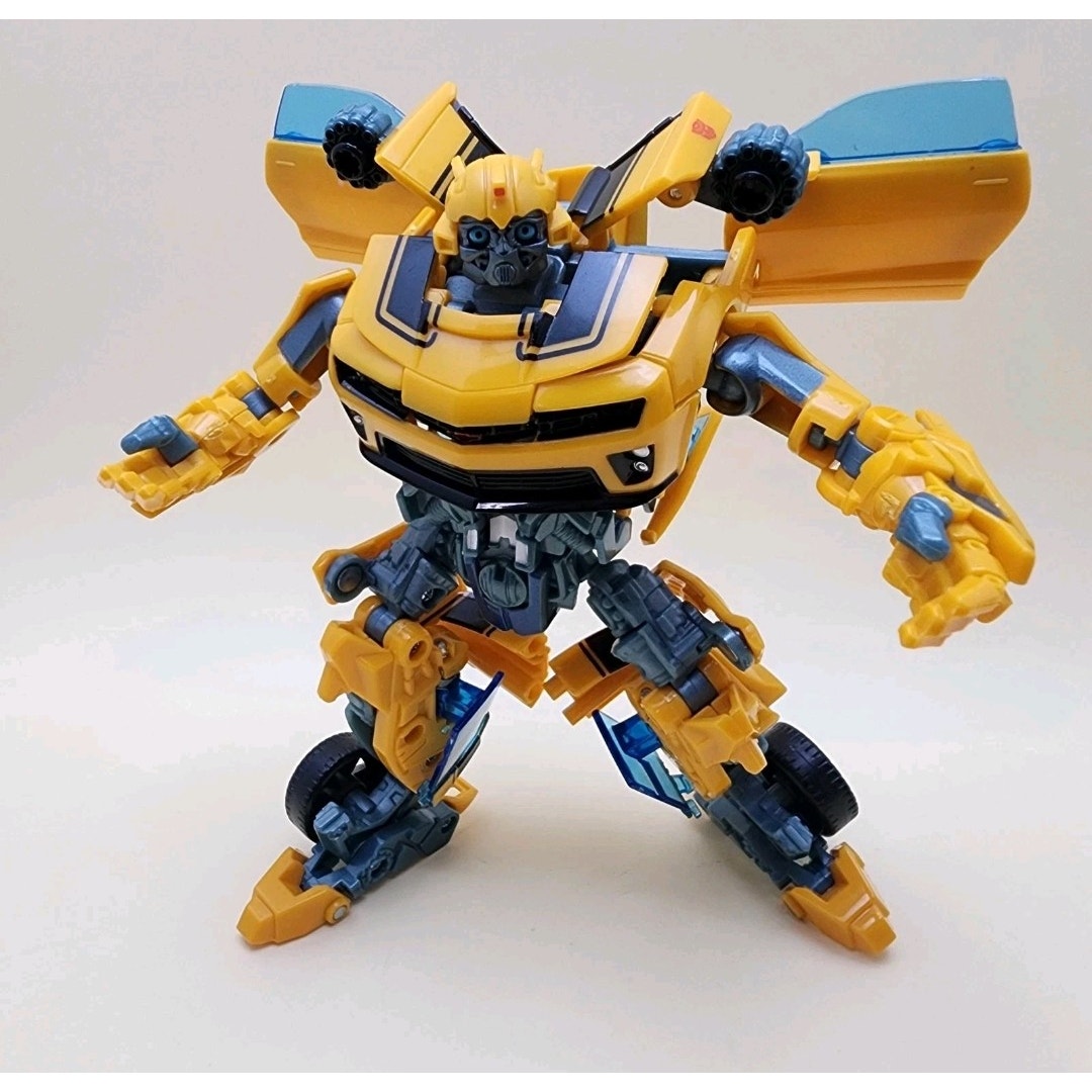 BUMBLEBEE REVENGE OF THE FALLEN CANNON DELUXE AUTOBOT TRANSFORMERS FIGURE