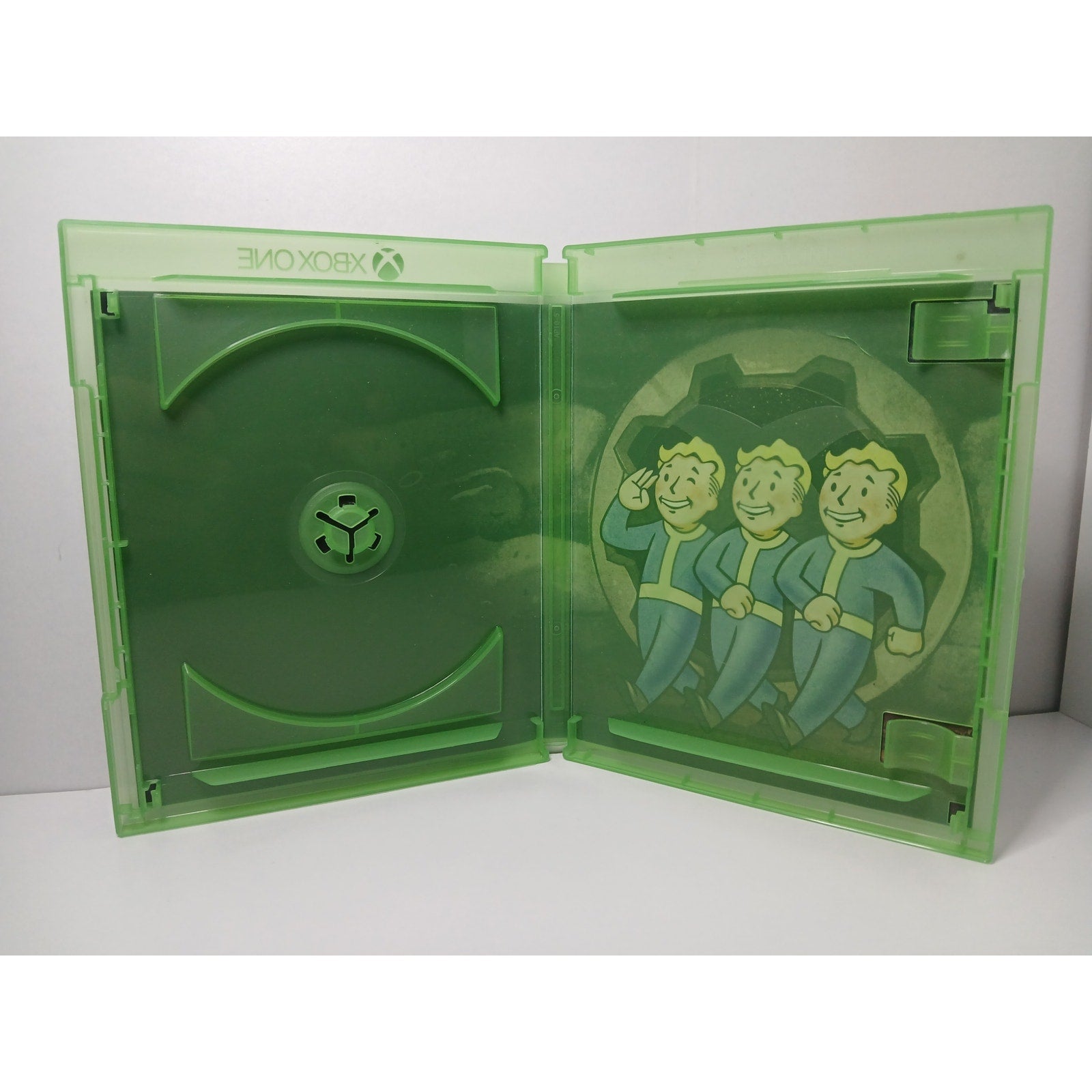 FALLOUT 76 CASE AND COVER ART ONLY XBOX ONE GAME
