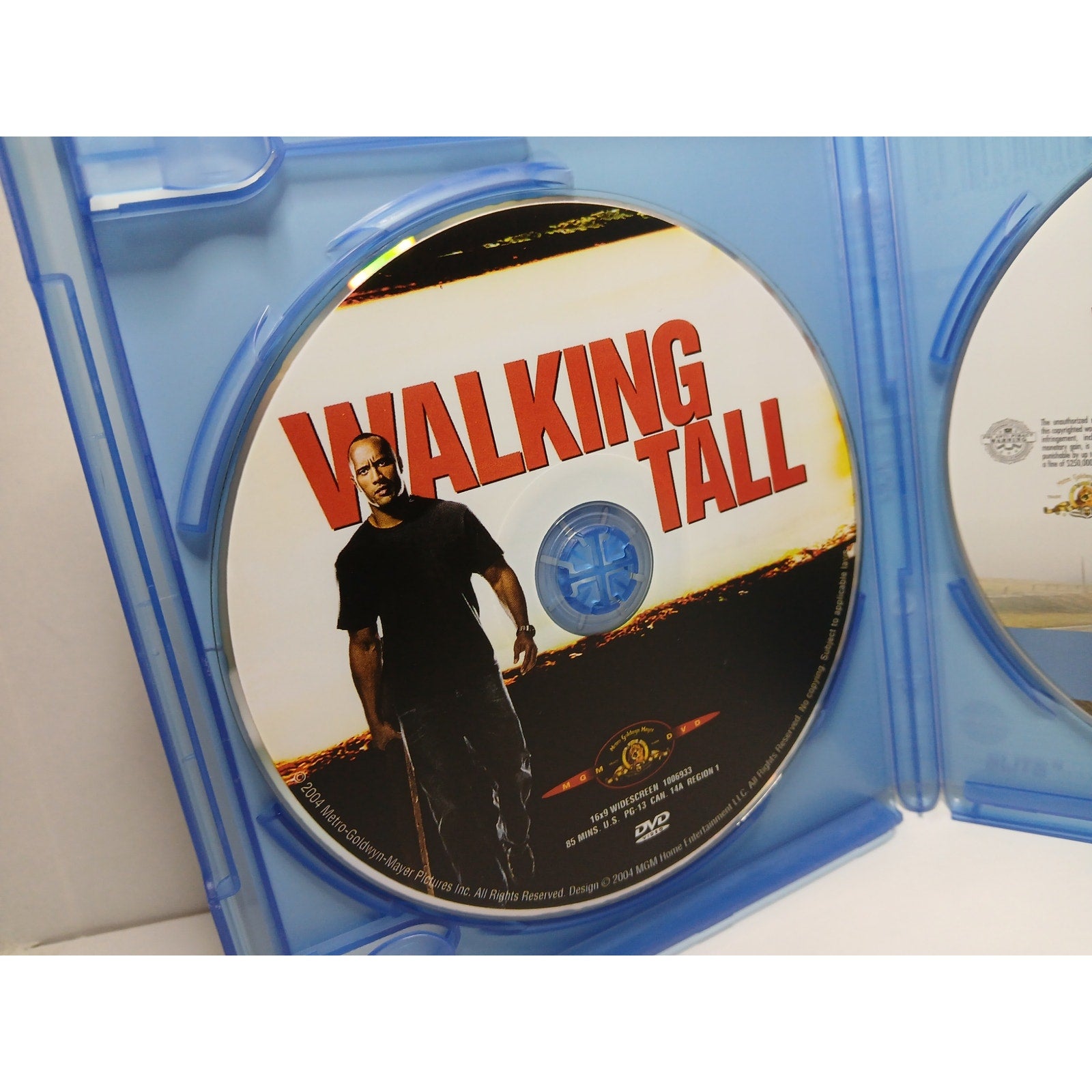 WALKING TALL DWAYNE ROCK JOHNSON BLU RAY/DVD MOVIE CLEANED TESTED WORKING