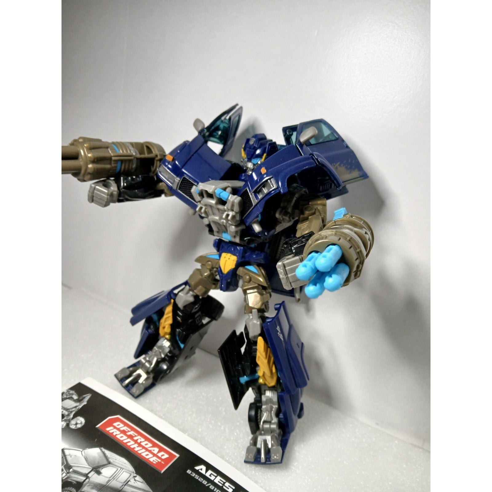 OFF ROAD IRONHIDE ALLSPARK VOYAGER TRANSFORMERS AUTOBOT FIGURE